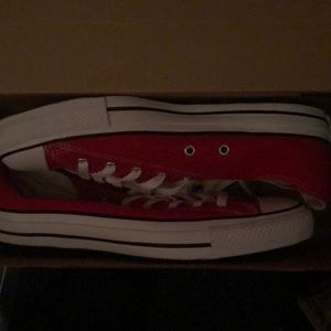 Mens low top red Converses